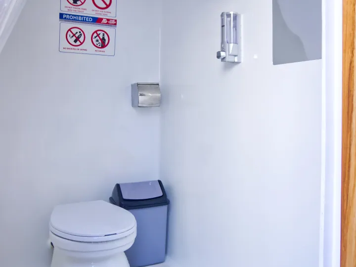 Tanis Grand Cruiser Toilet