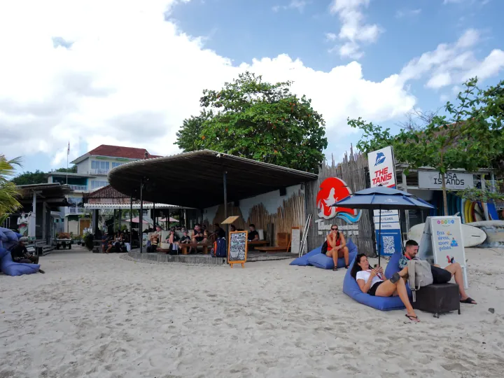 Lounge Kedatangan Nusa Lembongan